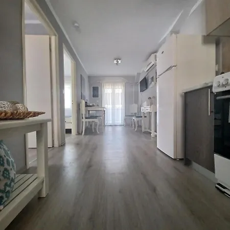 Loulia Case de vacanță